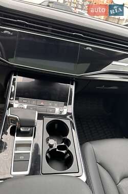 Позашляховик / Кросовер Audi Q7 2023 в 