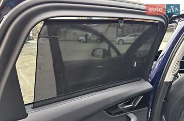 Позашляховик / Кросовер Audi Q7 2023 в 