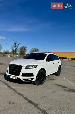 Позашляховик / Кросовер Audi Q7 2010 в Чернівцях