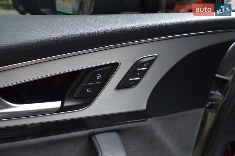 Позашляховик / Кросовер Audi Q7 2018 в Львові