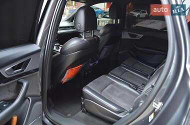 Внедорожник / Кроссовер Audi Q7 2018 в 