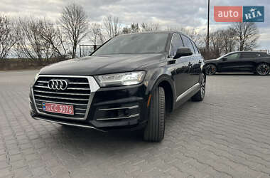 Внедорожник / Кроссовер Audi Q7 2016 в 
