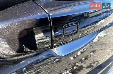 Внедорожник / Кроссовер Audi Q7 2016 в 