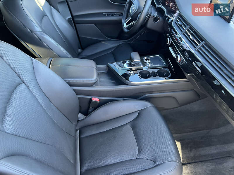 Позашляховик / Кросовер Audi Q7 2016 в Тернополі