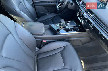 Внедорожник / Кроссовер Audi Q7 2016 в 