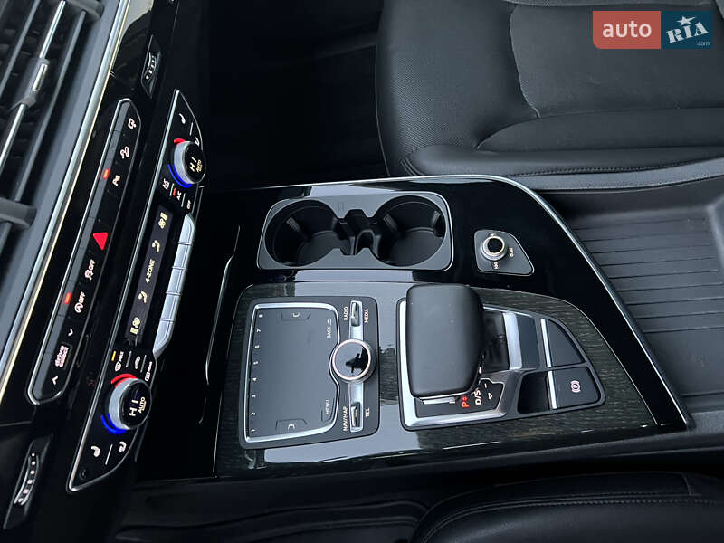 Позашляховик / Кросовер Audi Q7 2016 в Тернополі