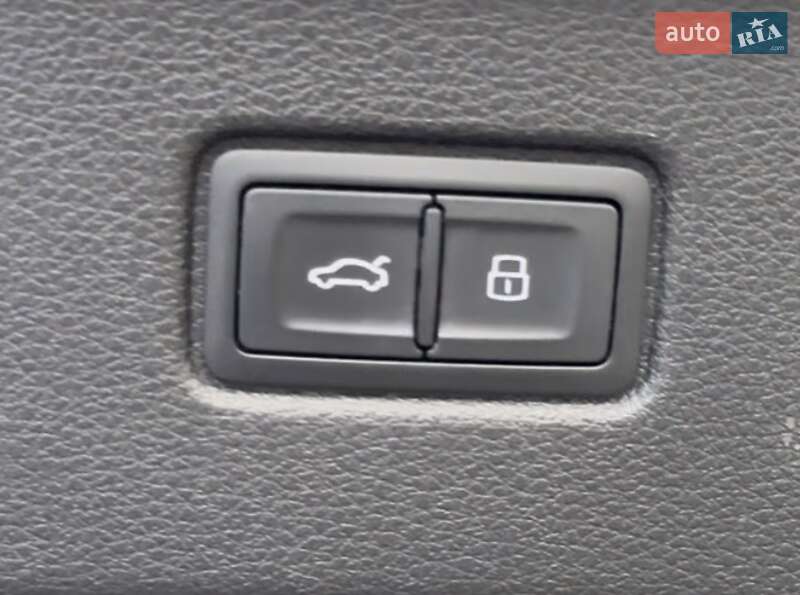 Внедорожник / Кроссовер Audi Q7 2015 в Полтаве