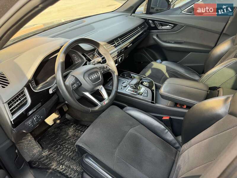 Внедорожник / Кроссовер Audi Q7 2015 в Полтаве