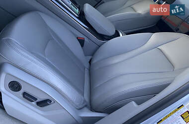 Внедорожник / Кроссовер Audi Q7 2022 в 