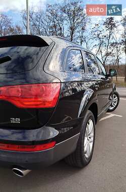 Внедорожник / Кроссовер Audi Q7 2006 в 