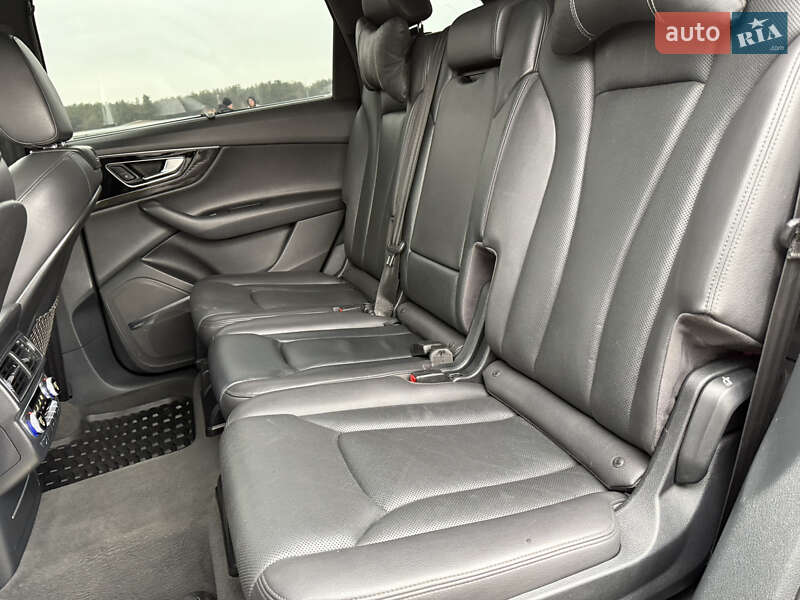 Позашляховик / Кросовер Audi Q7 2016 в Полтаві