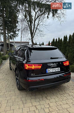 Позашляховик / Кросовер Audi Q7 2019 в 
