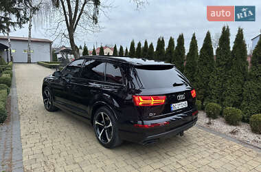 Позашляховик / Кросовер Audi Q7 2019 в 