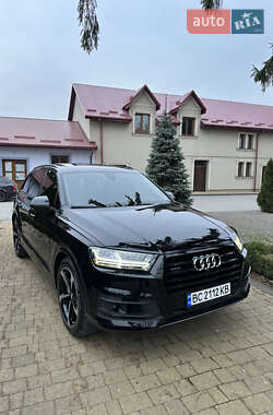 Позашляховик / Кросовер Audi Q7 2019 в 