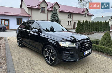 Позашляховик / Кросовер Audi Q7 2019 в 