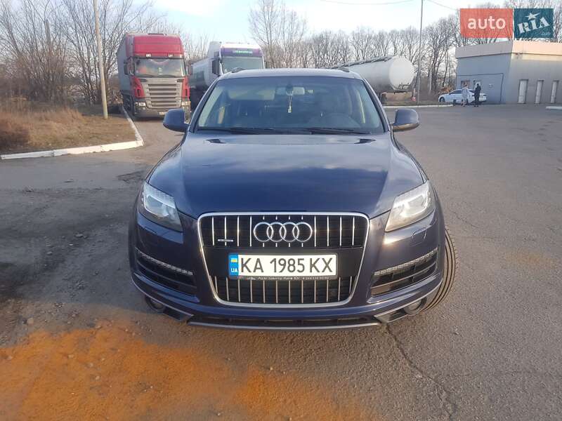 Внедорожник / Кроссовер Audi Q7 2012 в 