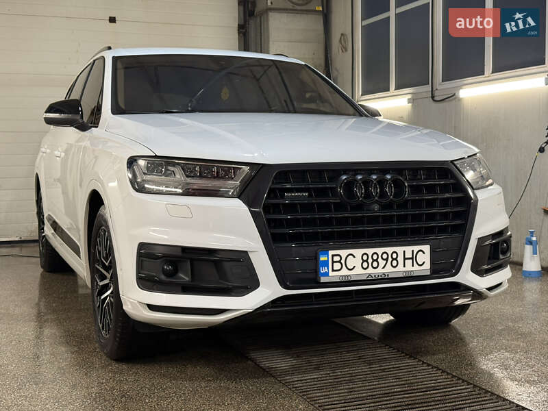 Позашляховик / Кросовер Audi Q7 2016 в Львові