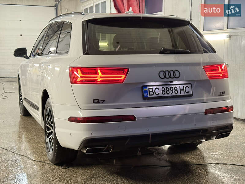 Позашляховик / Кросовер Audi Q7 2016 в Львові