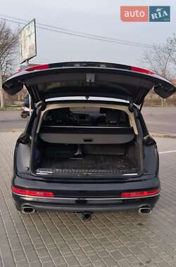 Внедорожник / Кроссовер Audi Q7 2014 в 