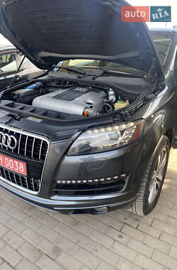 Внедорожник / Кроссовер Audi Q7 2012 в 