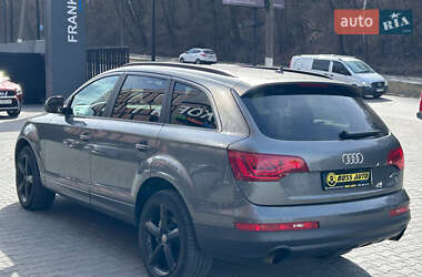 Позашляховик / Кросовер Audi Q7 2011 в 