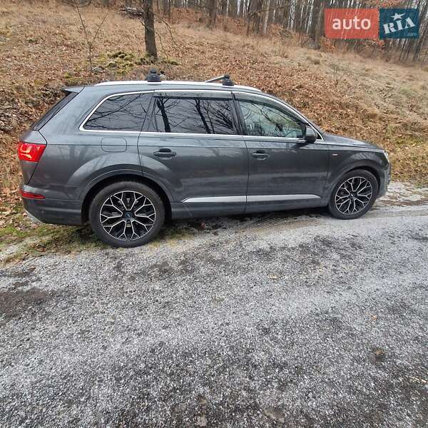 Внедорожник / Кроссовер Audi Q7 2015 в Кривом Роге