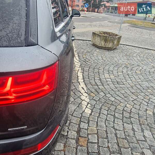 Внедорожник / Кроссовер Audi Q7 2015 в Кривом Роге