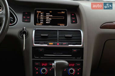 Внедорожник / Кроссовер Audi Q7 2012 в 