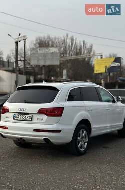 Внедорожник / Кроссовер Audi Q7 2011 в 