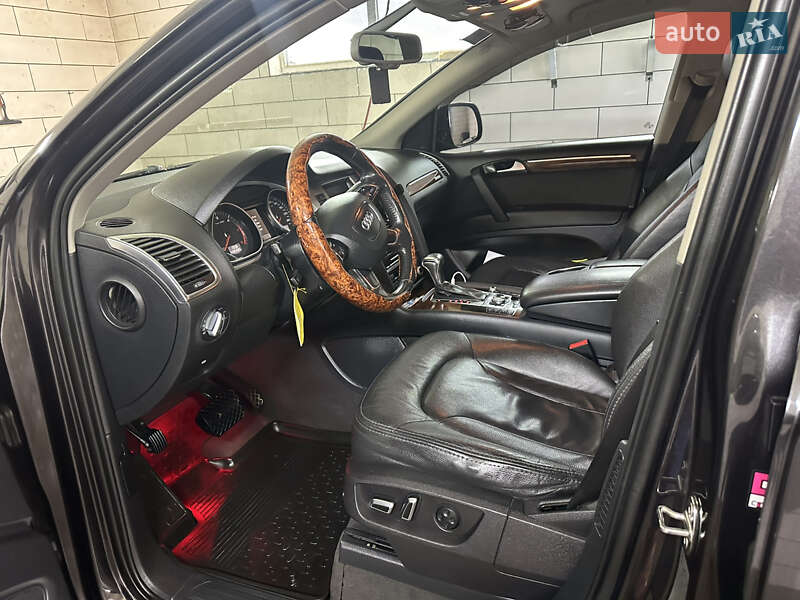 Внедорожник / Кроссовер Audi Q7 2012 в Надворной