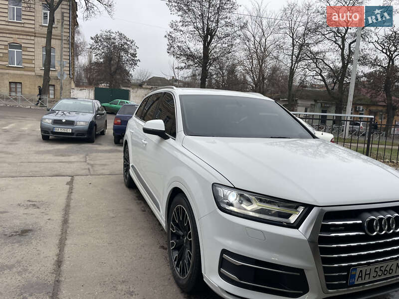 Позашляховик / Кросовер Audi Q7 2015 в Кропивницькому