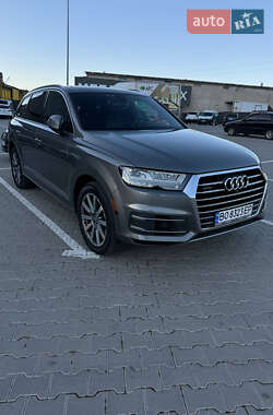 Внедорожник / Кроссовер Audi Q7 2016 в 