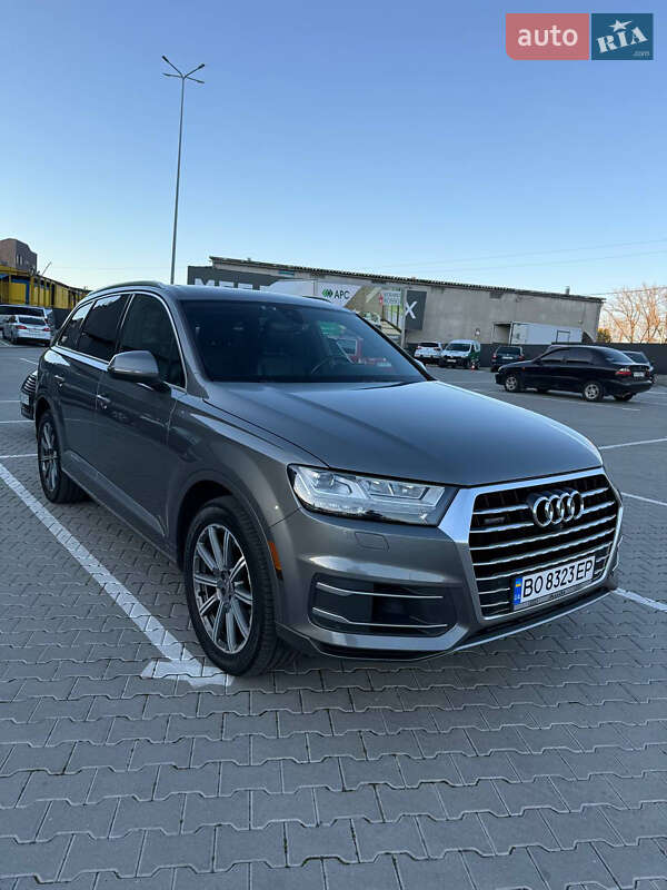 Позашляховик / Кросовер Audi Q7 2016 в Тернополі