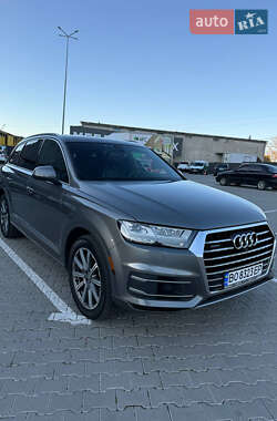 Внедорожник / Кроссовер Audi Q7 2016 в 