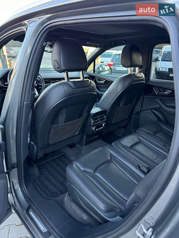 Позашляховик / Кросовер Audi Q7 2016 в Тернополі
