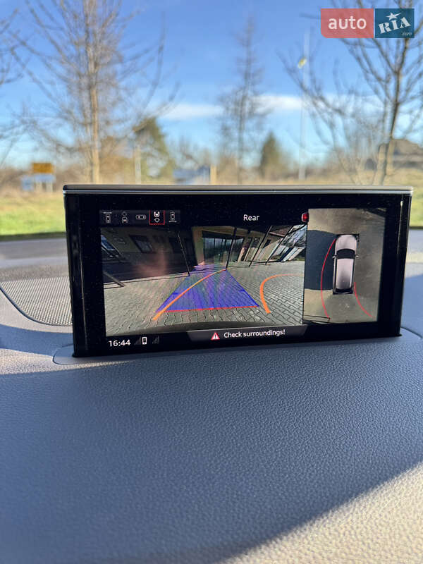 Позашляховик / Кросовер Audi Q7 2017 в Ужгороді