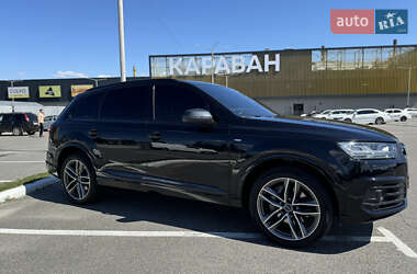 Внедорожник / Кроссовер Audi Q7 2018 в 