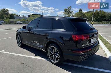 Внедорожник / Кроссовер Audi Q7 2018 в 