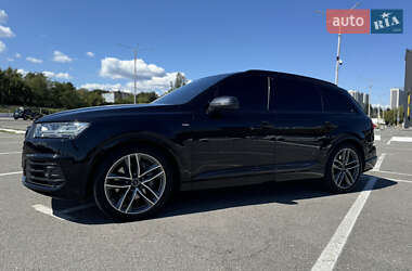 Внедорожник / Кроссовер Audi Q7 2018 в 