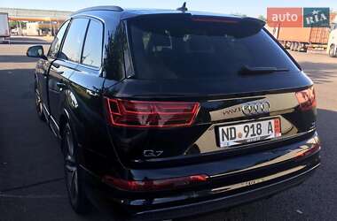 Внедорожник / Кроссовер Audi Q7 2018 в 