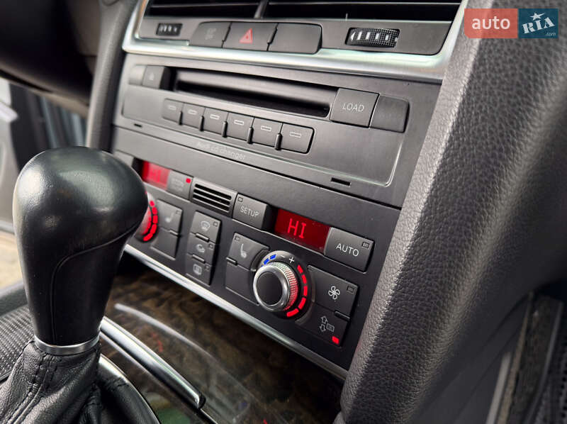 Внедорожник / Кроссовер Audi Q7 2006 в Днепре