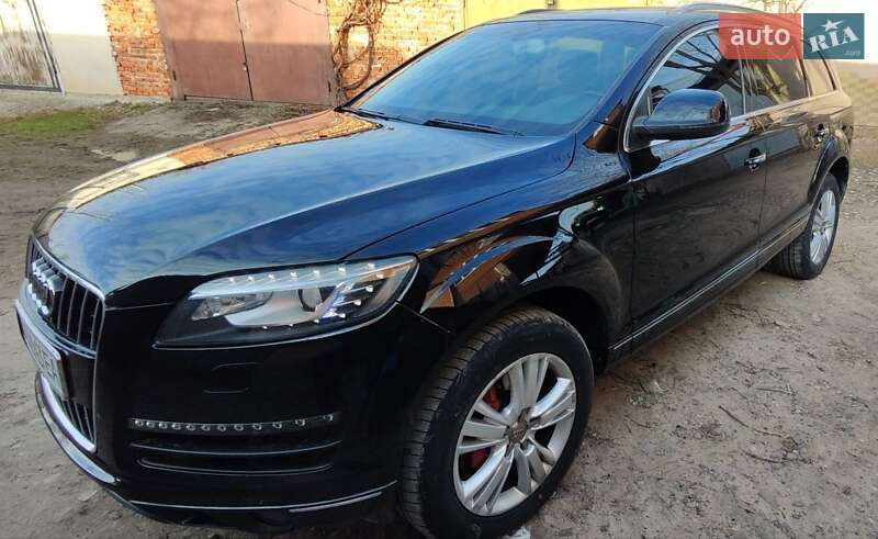 Внедорожник / Кроссовер Audi Q7 2010 в 