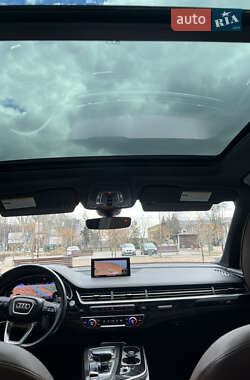 Внедорожник / Кроссовер Audi Q7 2016 в 