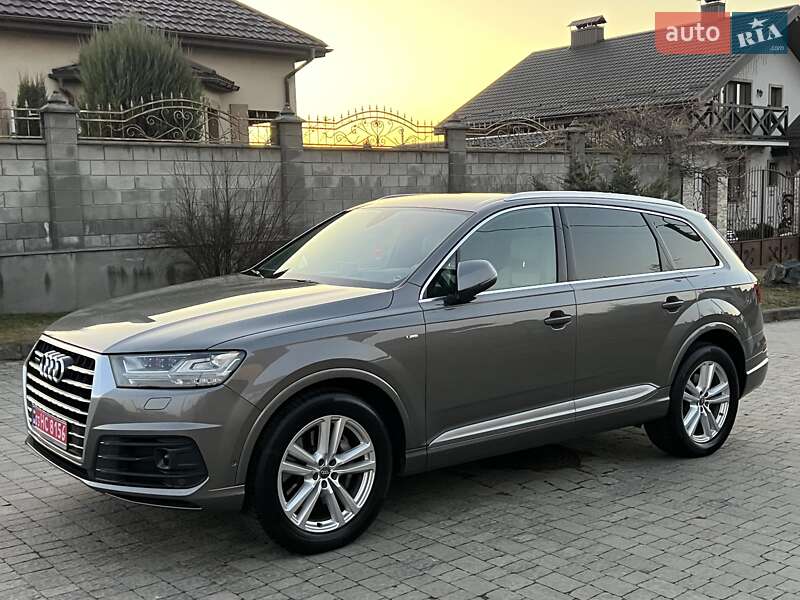 Внедорожник / Кроссовер Audi Q7 2015 в Ровно