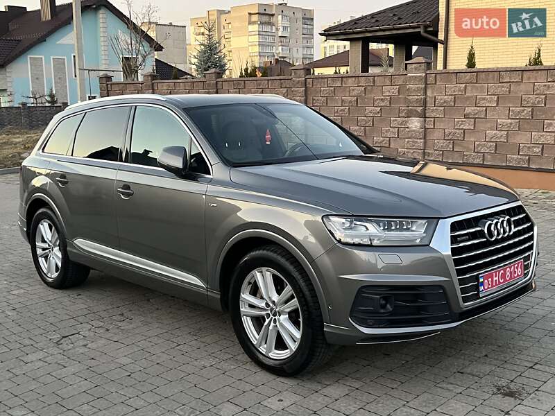 Внедорожник / Кроссовер Audi Q7 2015 в Ровно