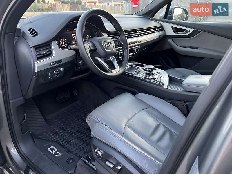 Внедорожник / Кроссовер Audi Q7 2015 в Ровно