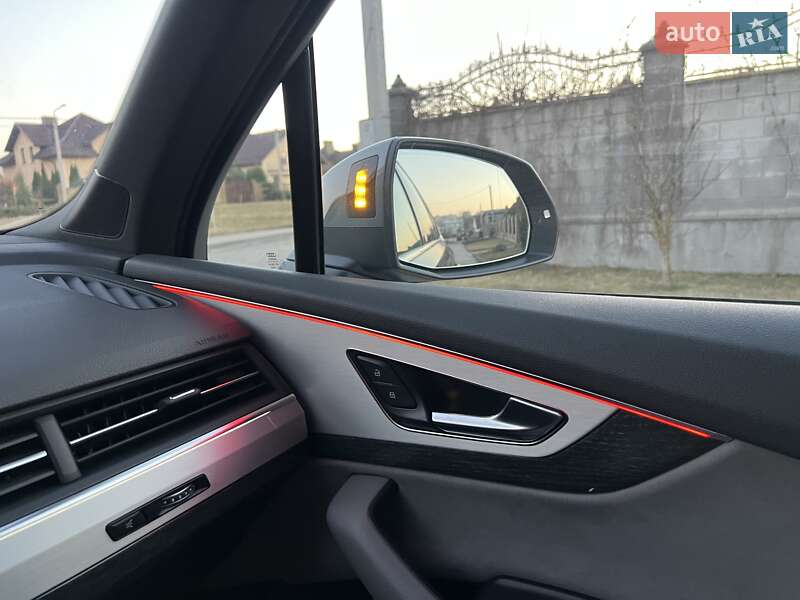 Внедорожник / Кроссовер Audi Q7 2015 в Ровно