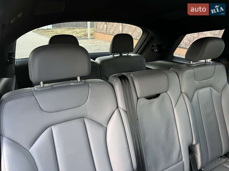 Внедорожник / Кроссовер Audi Q7 2015 в Ровно