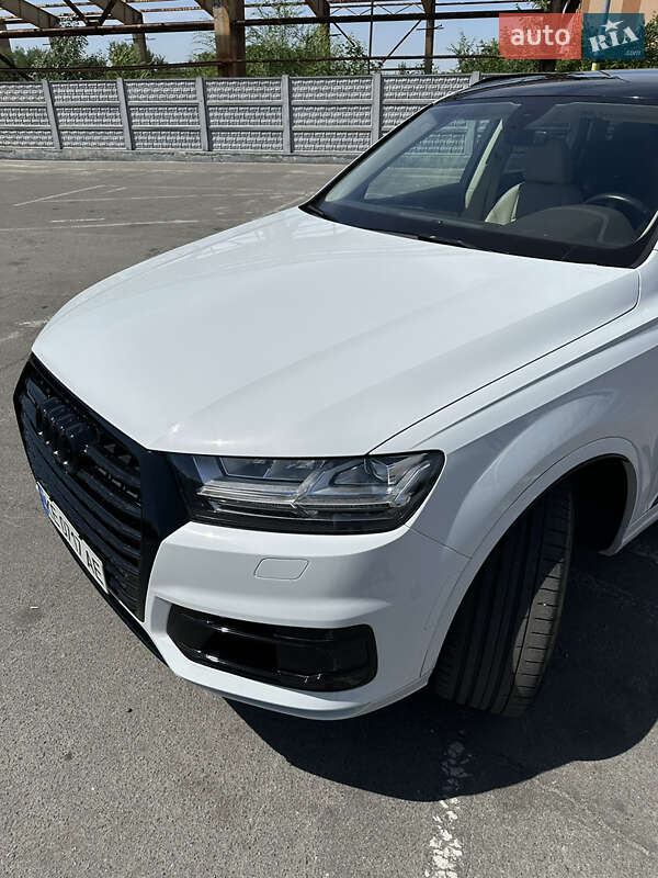 Внедорожник / Кроссовер Audi Q7 2016 в Днепре