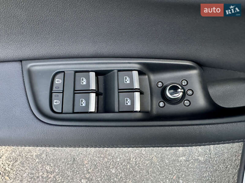 Внедорожник / Кроссовер Audi Q7 2023 в Киеве